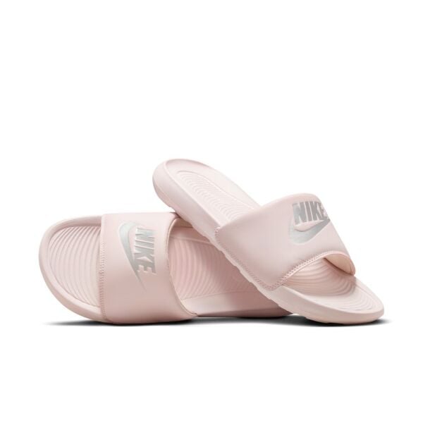 W NIKE VICTORI ONE SLIDE