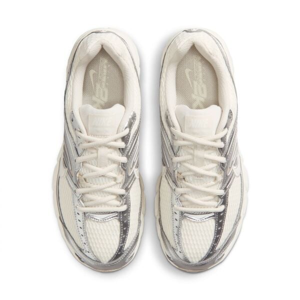 W NIKE AIR MAX MOTO 2K