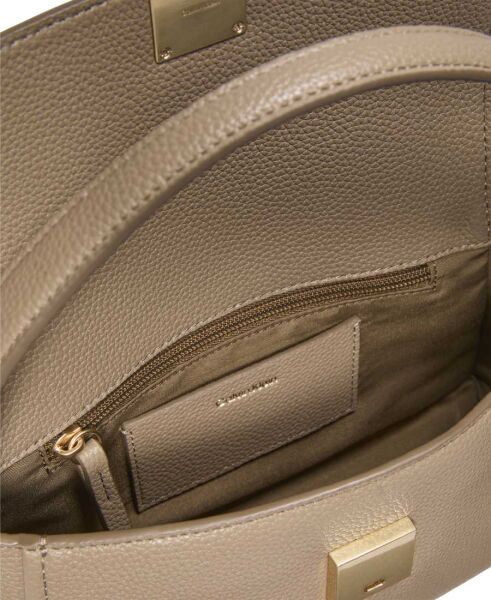 EMBLEM HW PEBBLE SHOULDER BAG