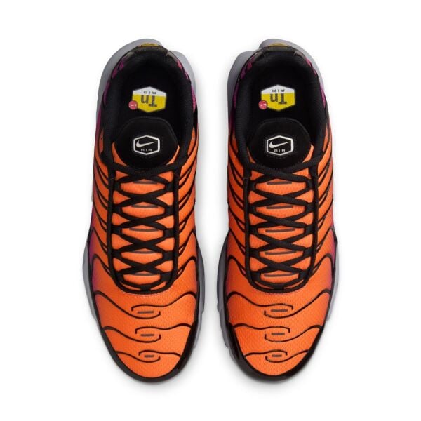 NIKE AIR MAX PLUS