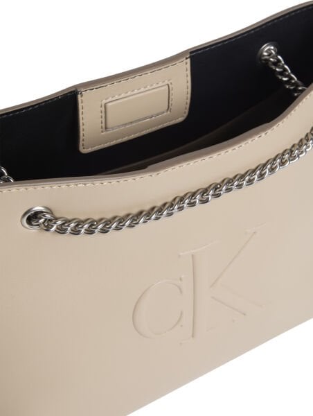 SCULPTED CHAIN SHOULDER BAG