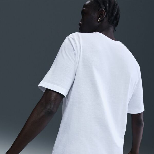 U NSW TEE OC PHOTO 1