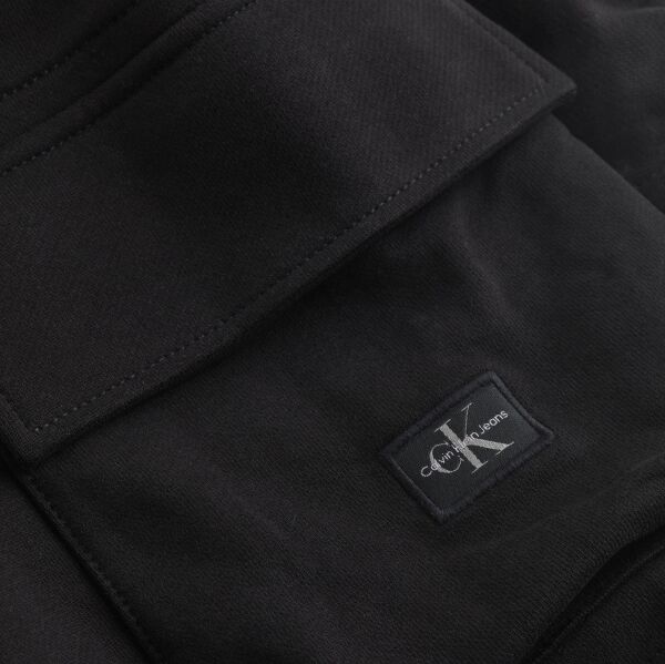 WOVEN LABEL SHORT