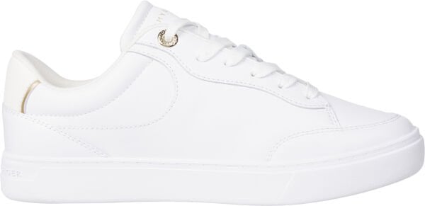 ESSENTIAL CHIC COURT SNEAKER