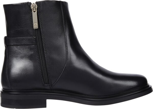 TH CHAIN LEATHER LOW BOOTIE