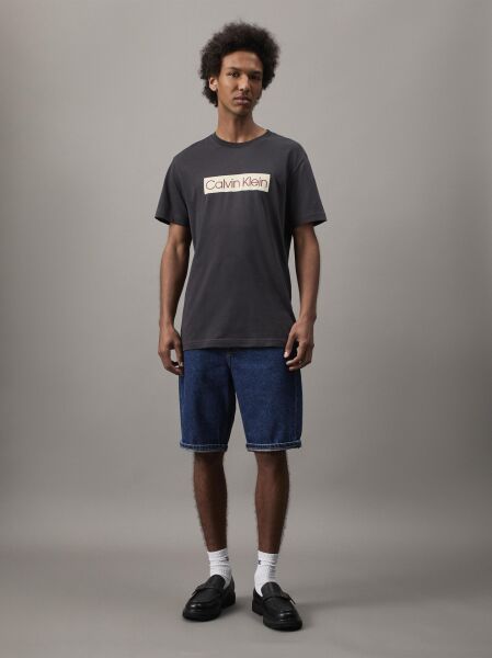 CALVIN KLEIN LABEL PRINT TEE