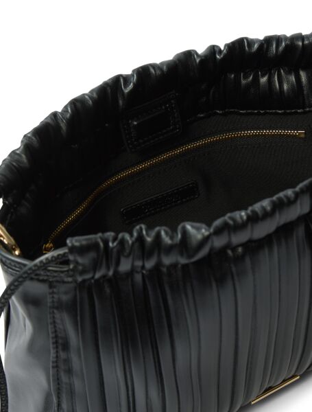DRAWSTRING PLISSE CROSSBODY
