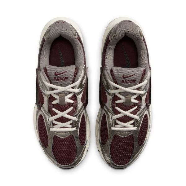 W NIKE V5 RNR