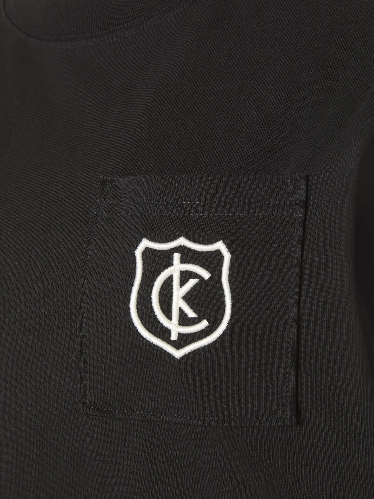 SS BOXY CK CREST CROP POCKET T