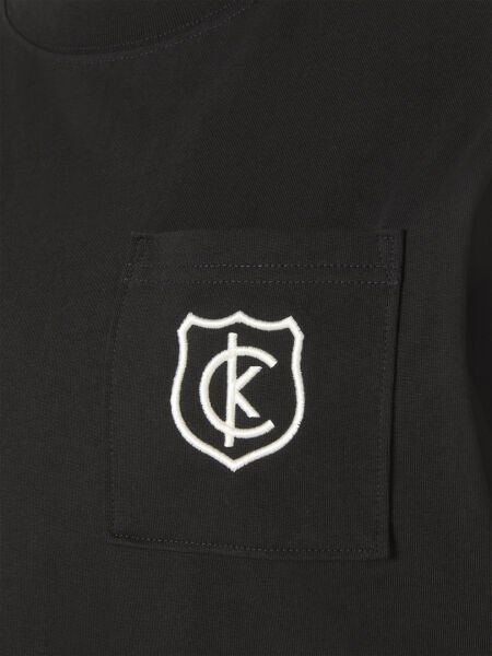 SS BOXY CK CREST CROP POCKET T