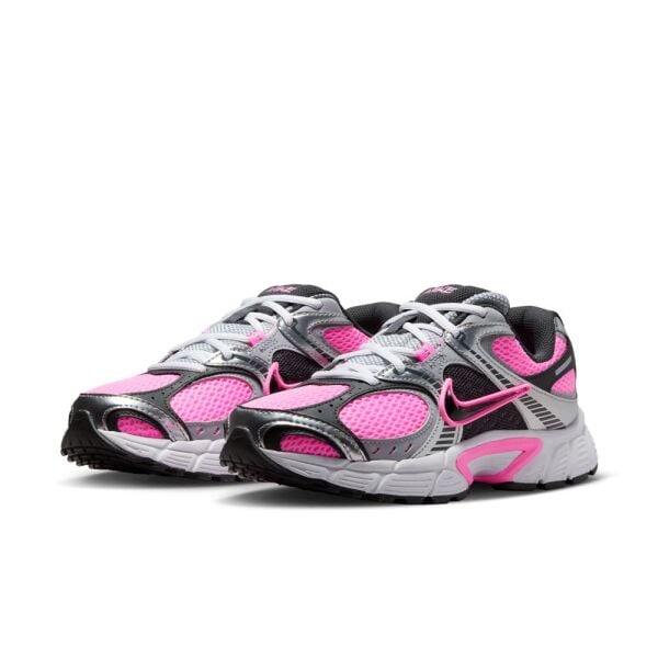 W NIKE V5 RNR
