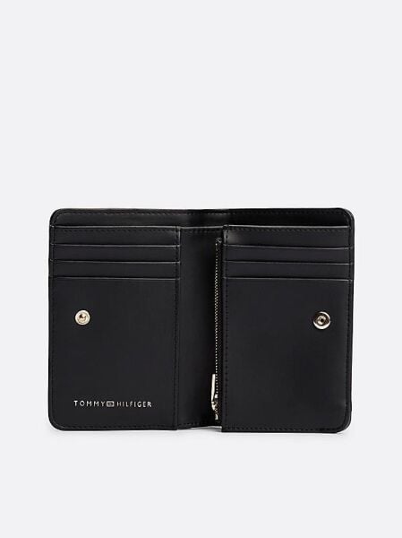 TH HERITAGE SLIM MED WALLET