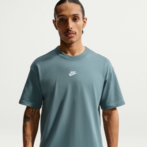 M NSW TEE LSE PREM ESS SUST