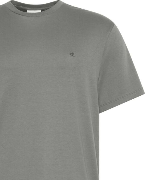 SS SUPIMA CHEST EMB CREWNECK T
