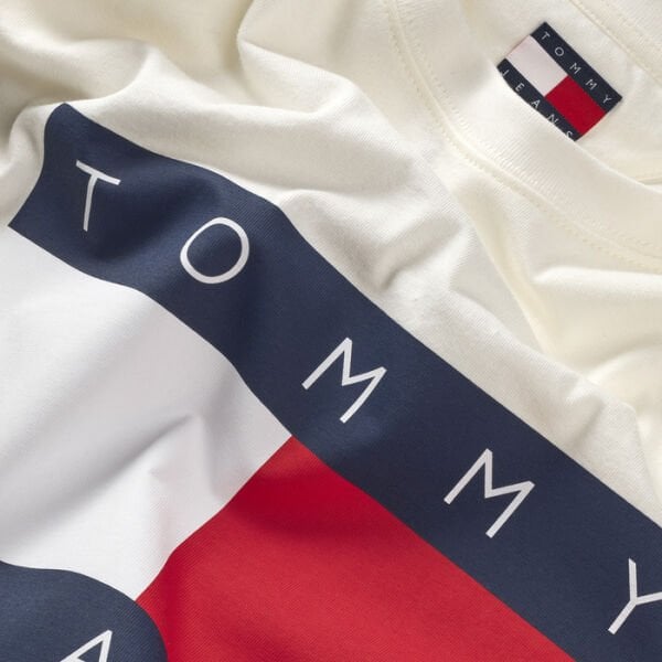 TJM REG BIG FLAG SS TEE EXT