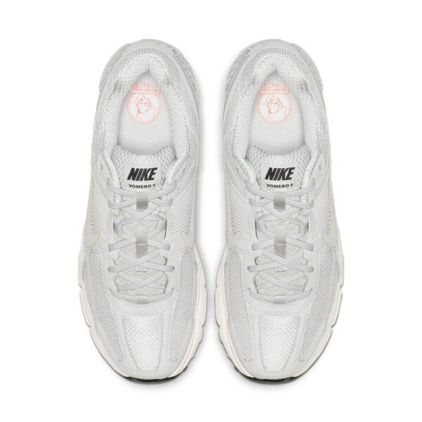 NIKE ZOOM VOMERO 5