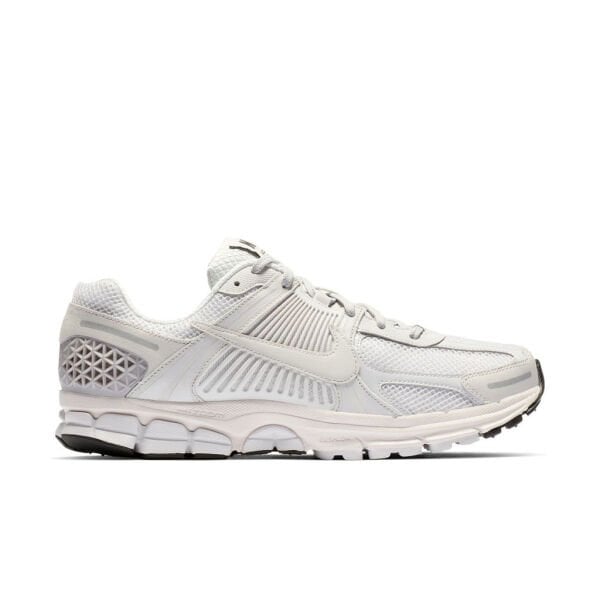 NIKE ZOOM VOMERO 5