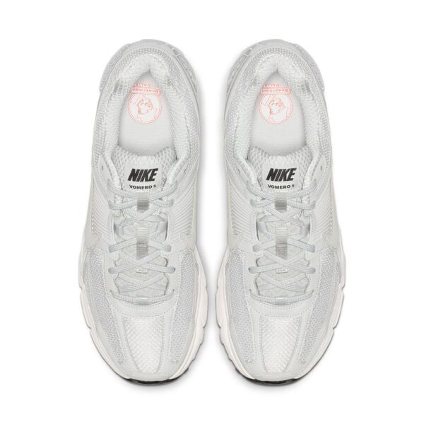 NIKE ZOOM VOMERO 5