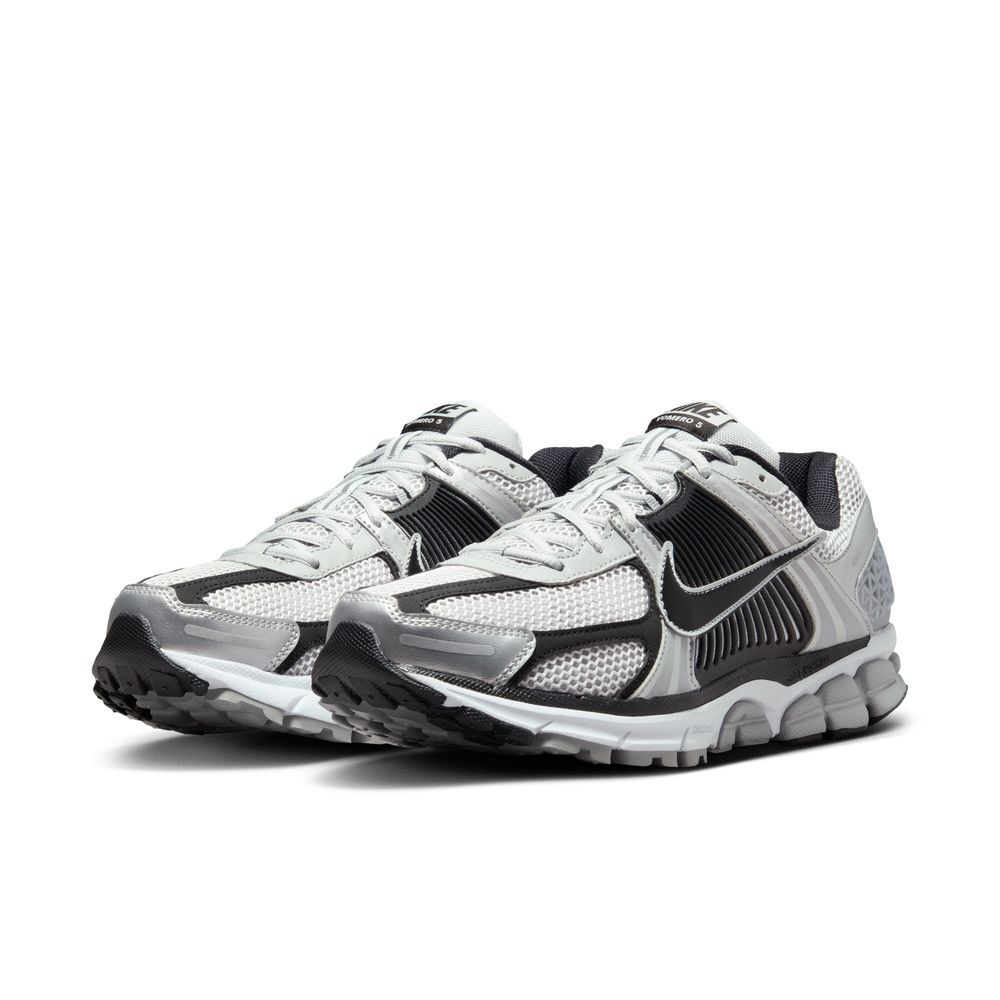 NIKE ZOOM VOMERO 5