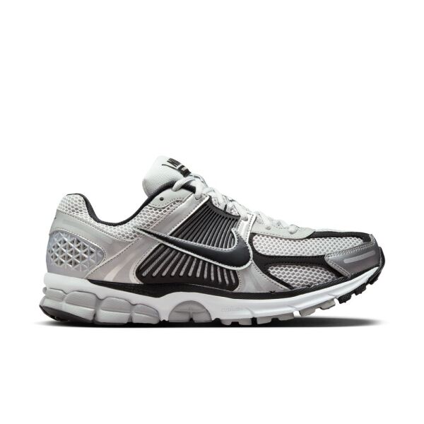 NIKE ZOOM VOMERO 5