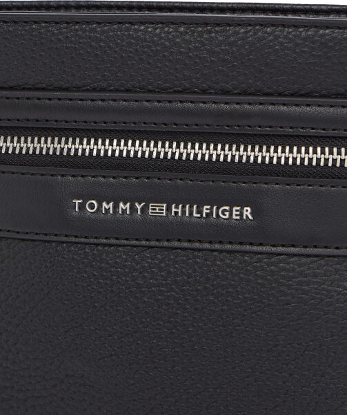 TH CENTRAL MINI CROSSOVER