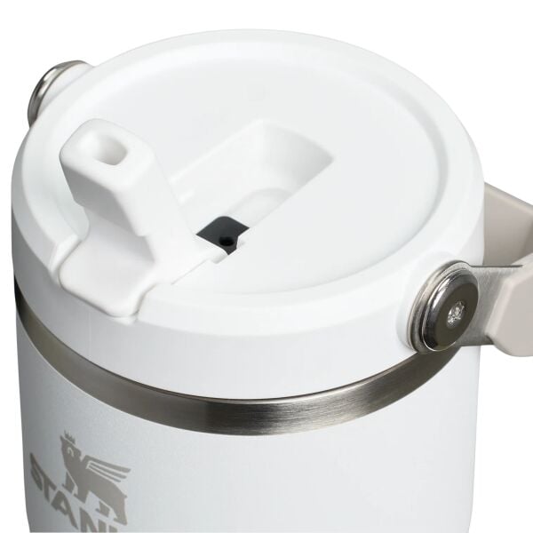 The IceFlow Flip Straw 2.0 Tumbler 0.6L / 20oz