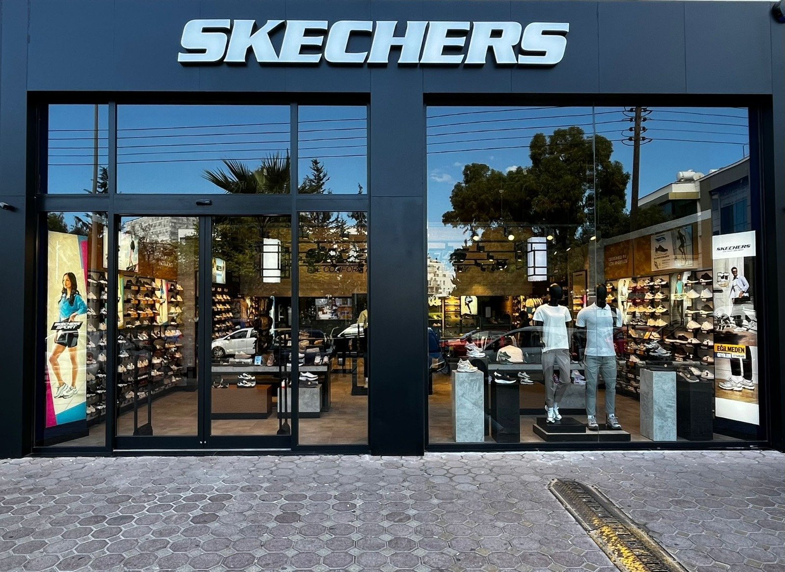 SKECHERS