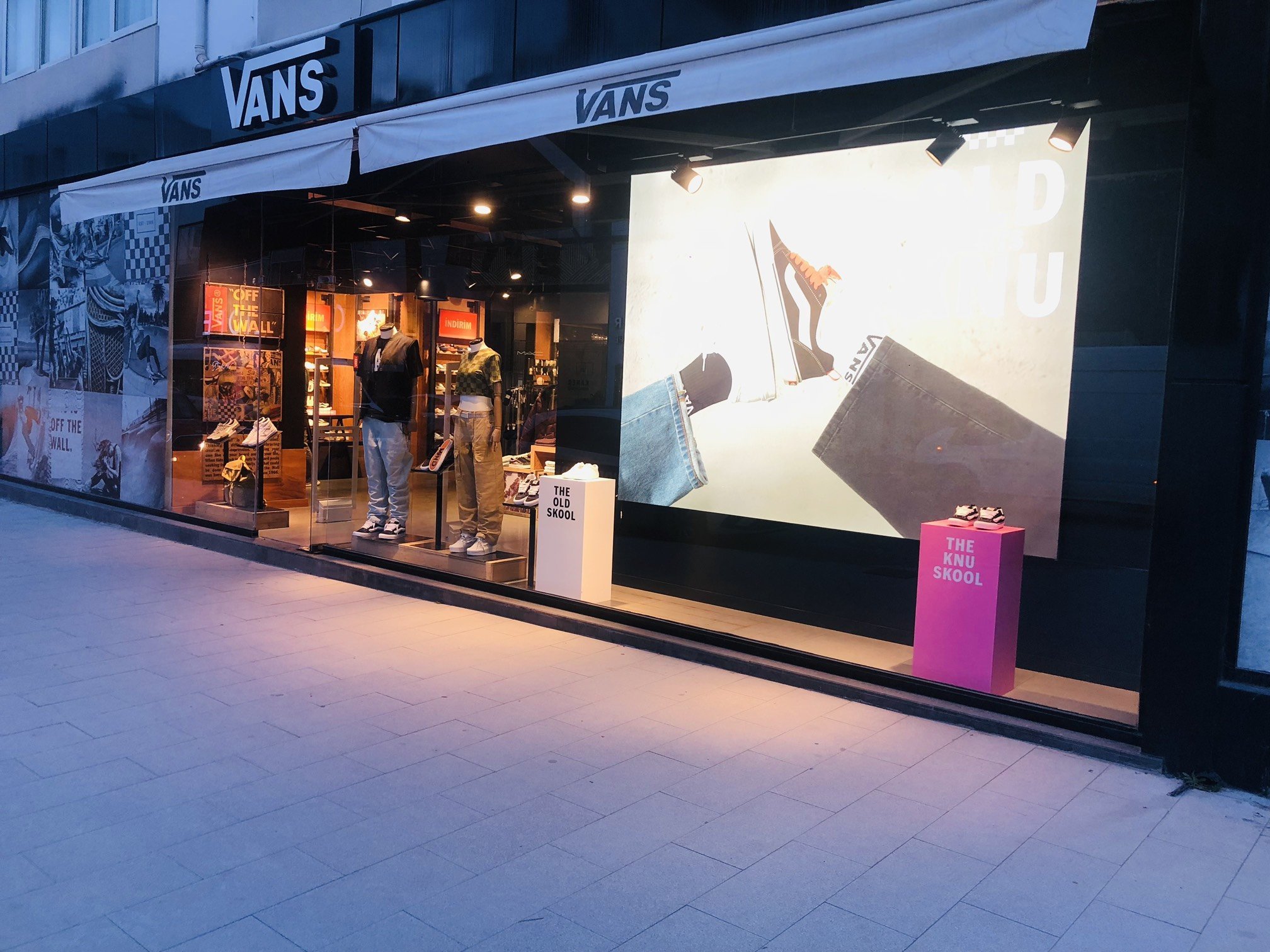 VANS LEFKOŞA