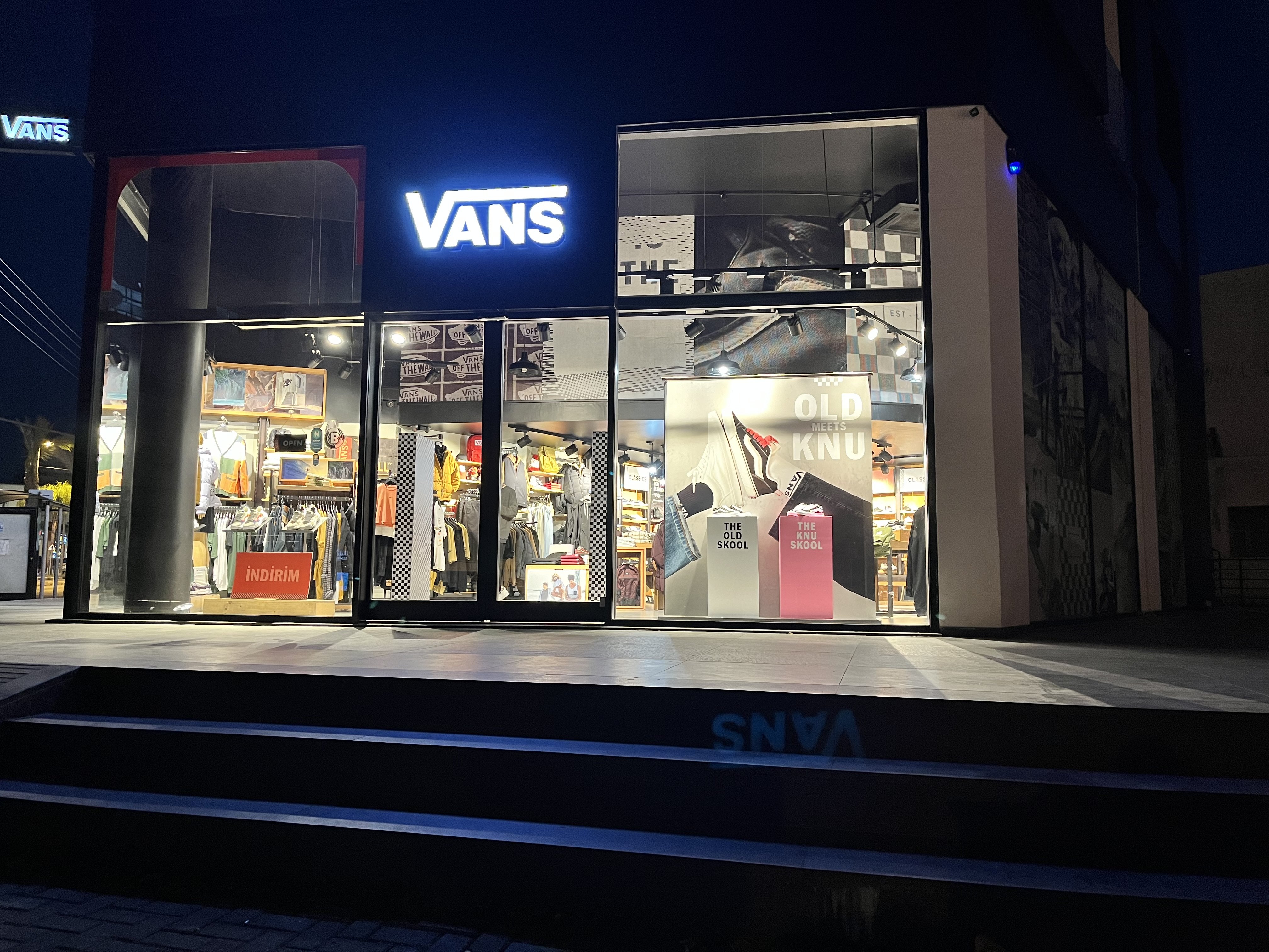 VANS GİRNE